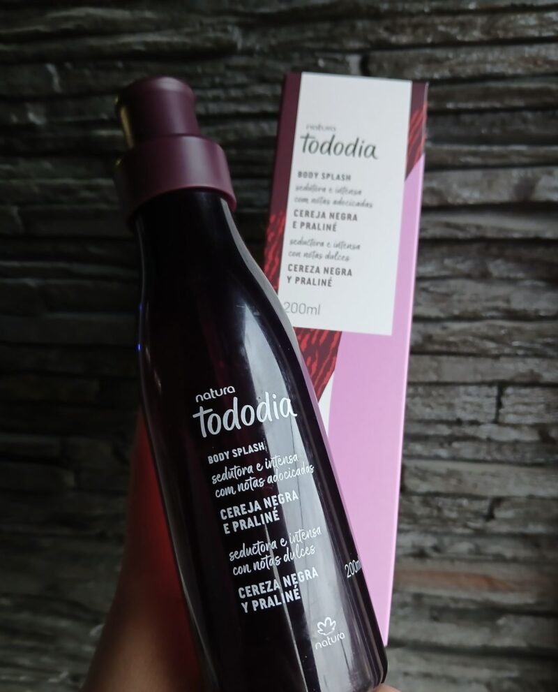Body Splash de Cereza Negra y Praliné de Natura.