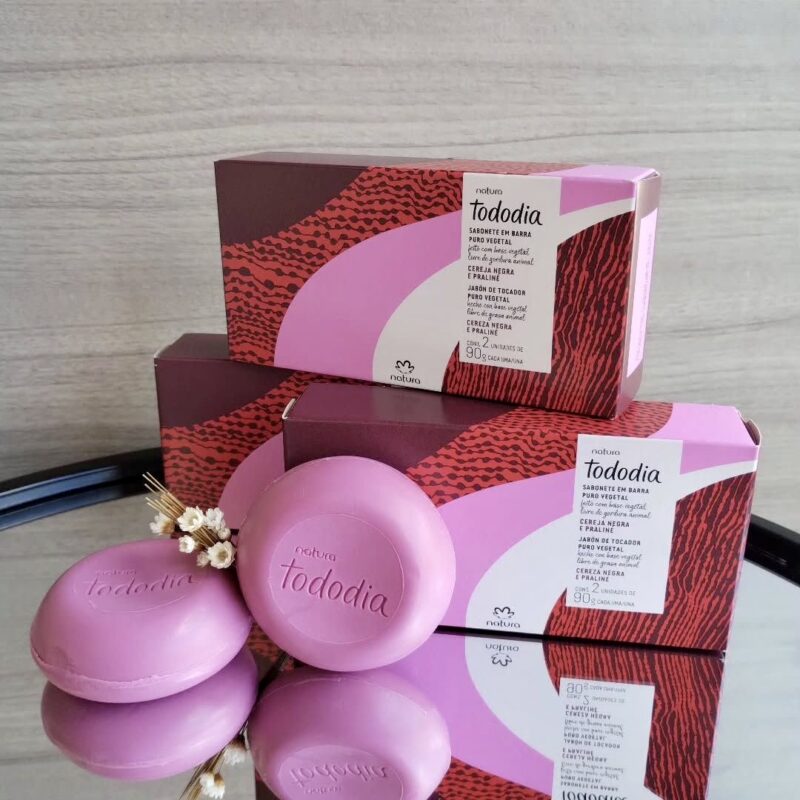 Jabones en Barra de Cereza Negra y Praliné de Natura.